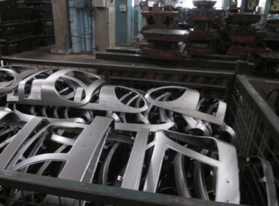 洛陽一拖實習報告 金屬材料加工與應用實踐